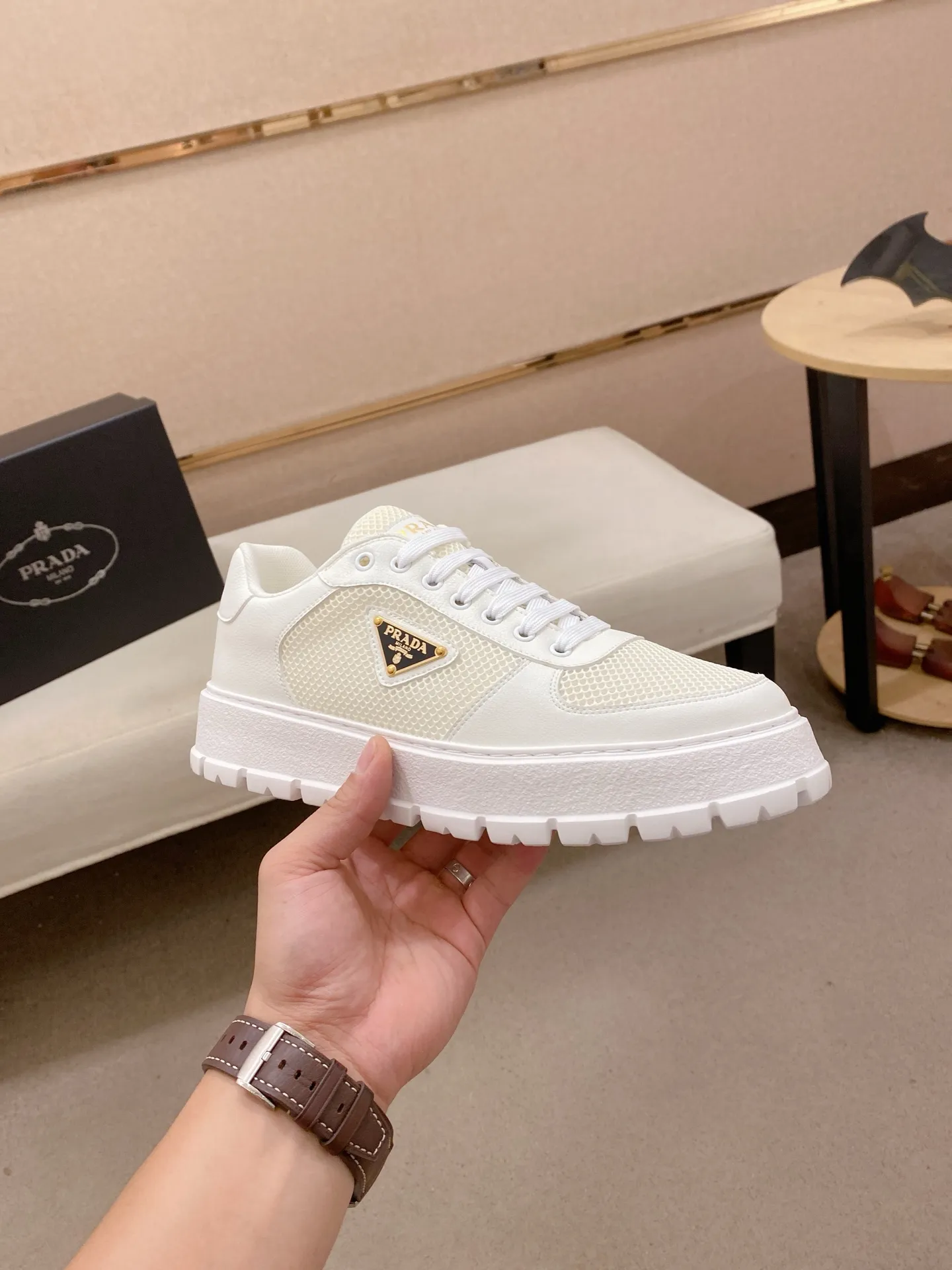 Men's men's shoes💰: 440💰[Prada～Prada] Trendy new styles are on the market. Same style as the official website. Counter quality. Original version. [Strong] [Strong] Imported selected first-layer cowhide. Comfortable and breathable sheepskin lining, fine workmanship, upper layer made of 100% pure cowhide, original last shape, comfortable on the feet, shoe sizes 38 to 44